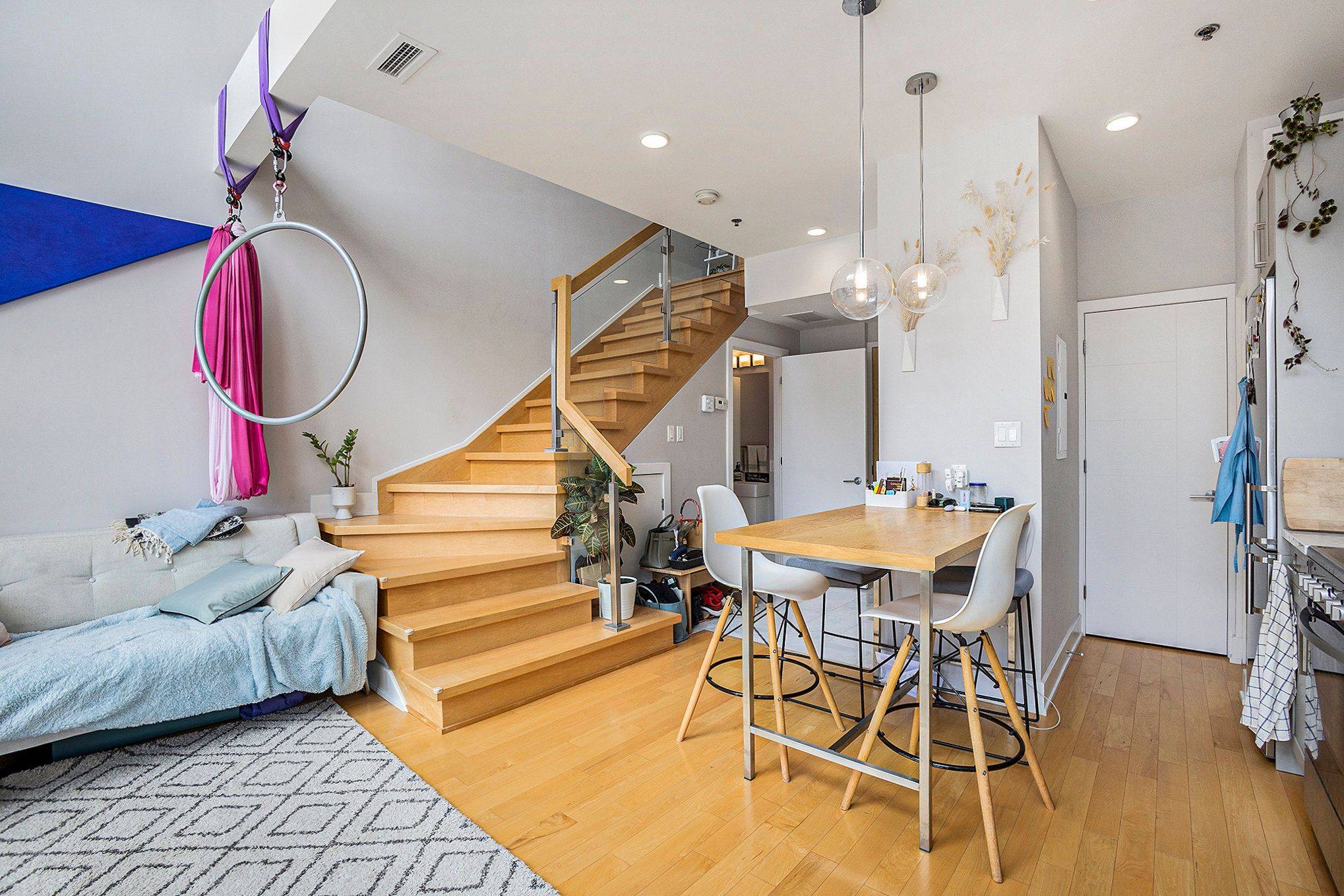 Ottawa Centre, ON K2P 0C3,197 Lisgar ST #212
