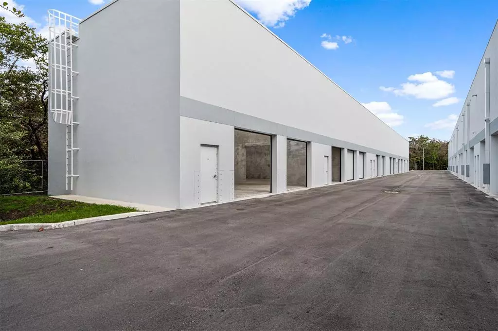 Fort Lauderdale, FL 33315,2001 W State Road 84 #410