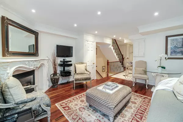 Toronto C02, ON M5R 2N5,228 St George ST #10