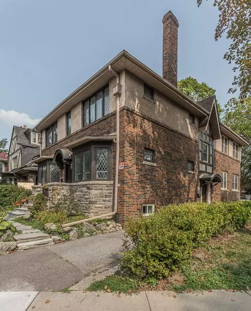 118 Chaplin CRES #Lower F, Toronto C03, ON M5P 1A7