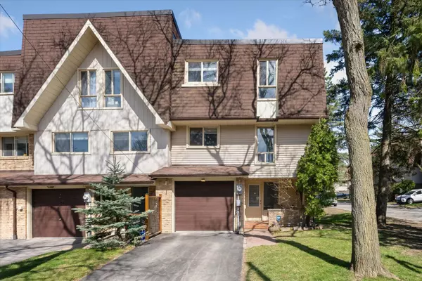 Aurora, ON L4G 3M4,73 Poplar CRES