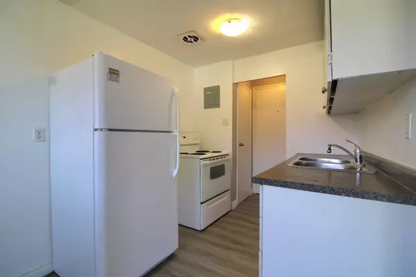 St. Thomas, ON N5R 4S2,16 HOLLAND ST #1