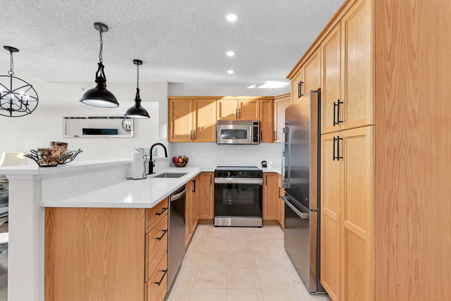 Chestermere, AB T1X1W6,390 Marina DR #301