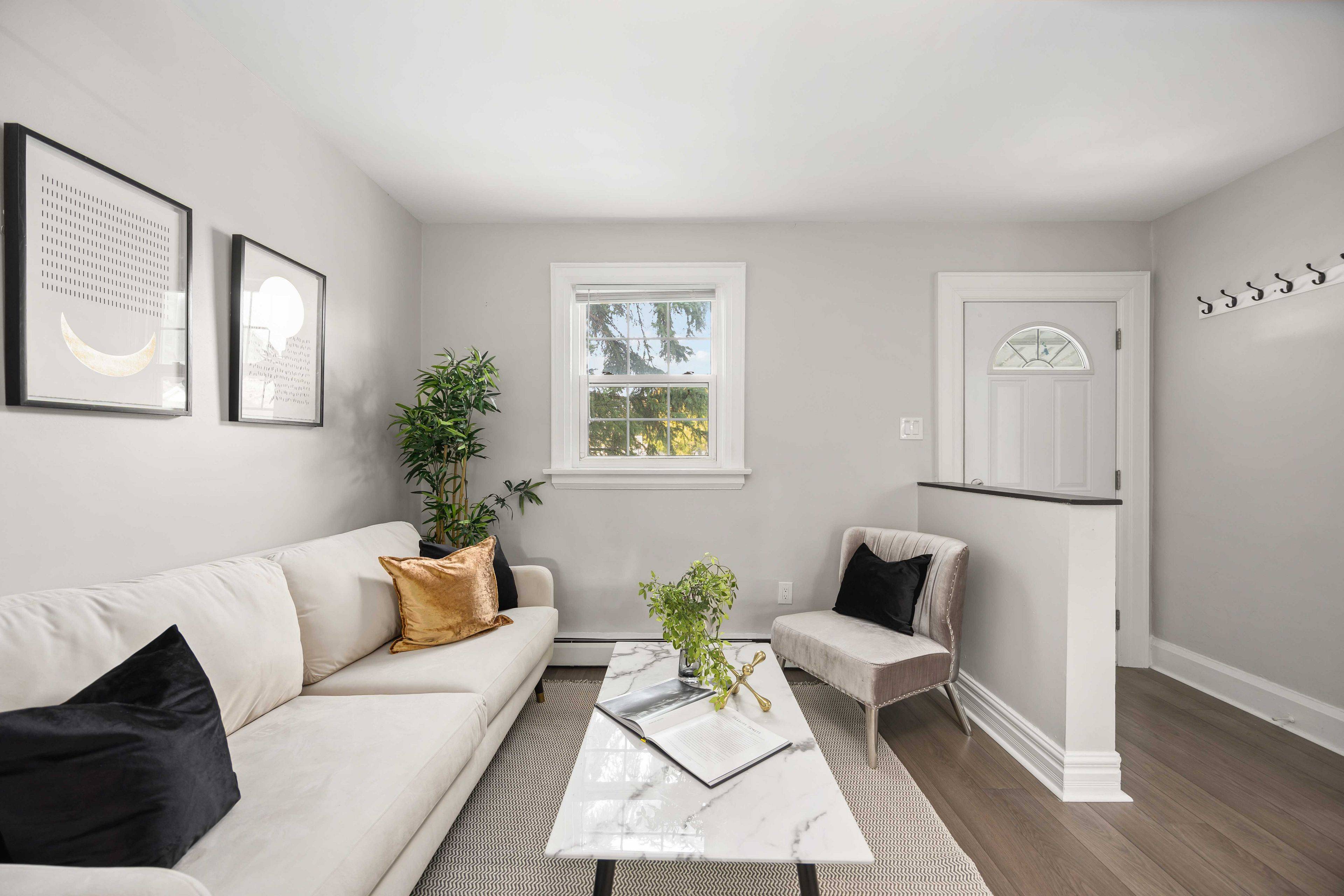 Oshawa, ON L1H 2P5,285 Olive AVE