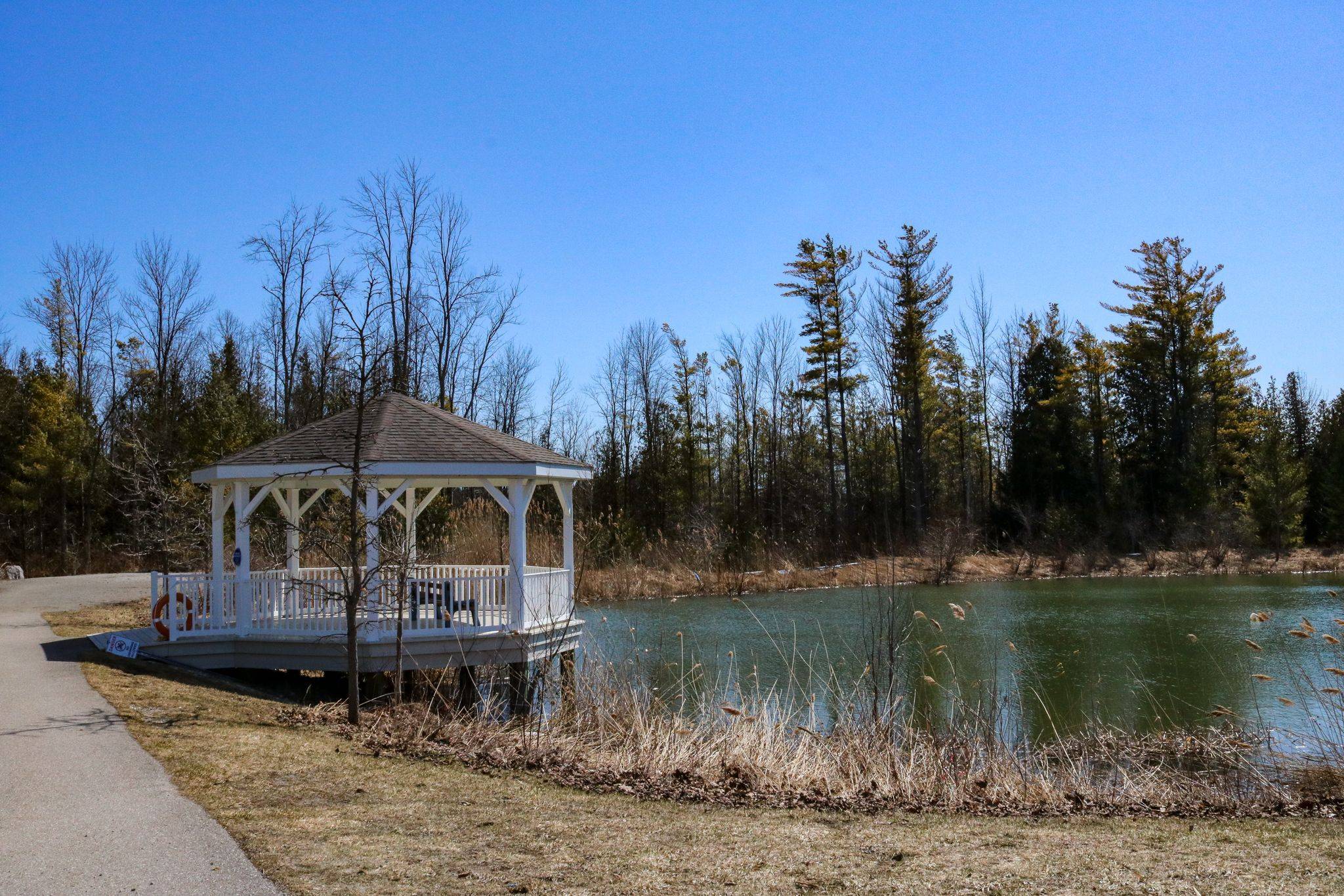 Wasaga Beach, ON L9Z 3A8,54 New York AVE