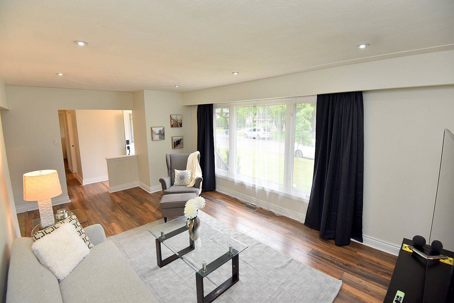 Burlington, ON L7L 4T3,405 Erindale DR
