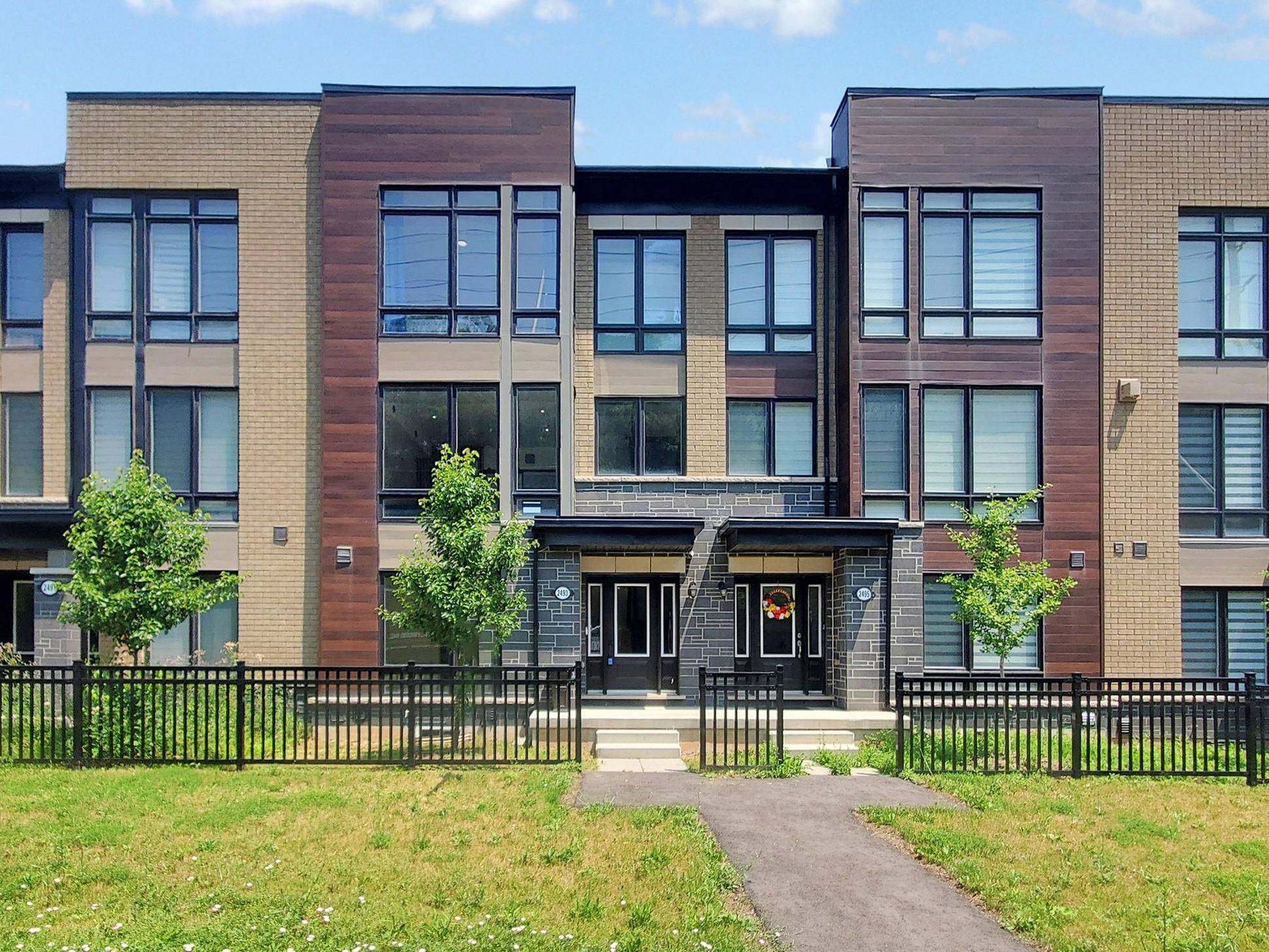 2493 Badger CRES, Oakville, ON L6M 5M1