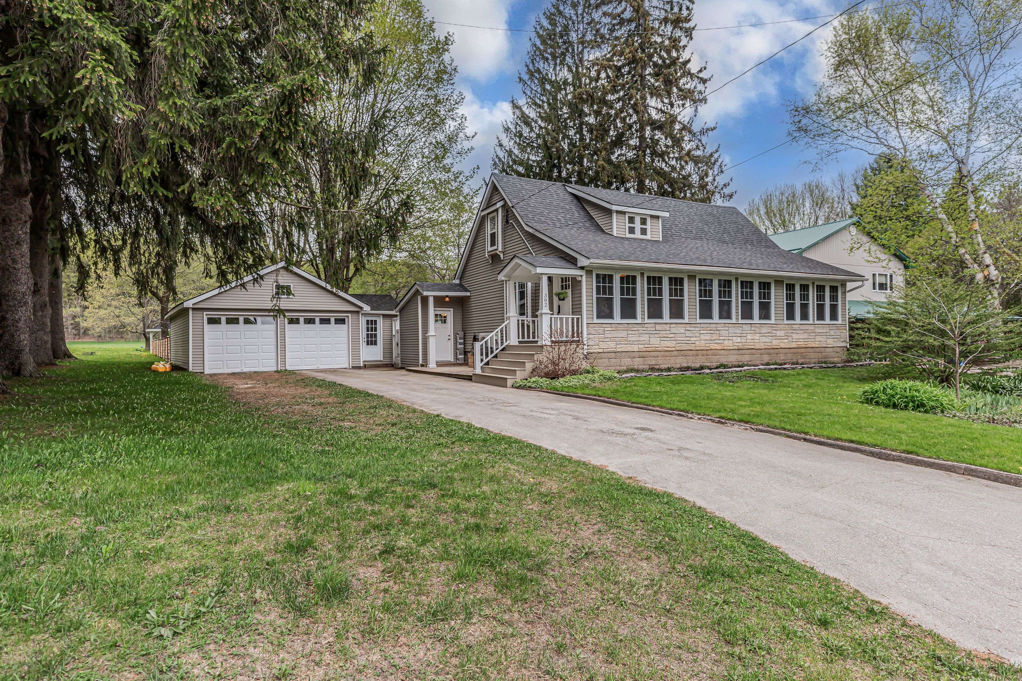 Georgian Bluffs, ON N4K 5T1,382 2nd AVE SE