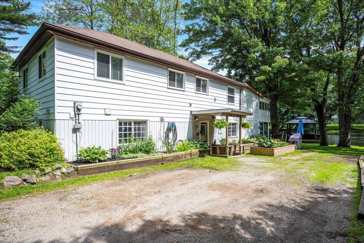 Gravenhurst, ON P0E 1N0,1057 Severn River RD