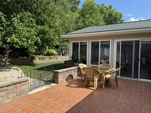 Machesney Park, IL 61115,8443 Hickory Tree Drive