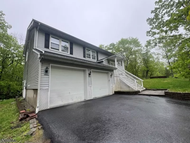34 Lakeside Dr, Vernon Twp., NJ 07461