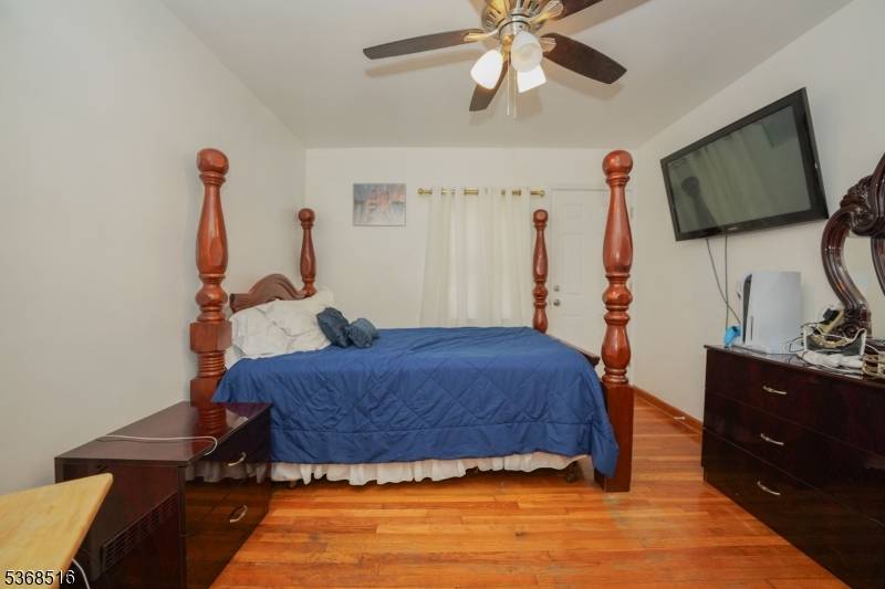 Passaic City, NJ 07055,122 Autumn St