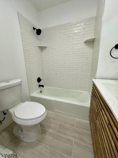 Elizabeth City, NJ 07202,307 Amity St #2R