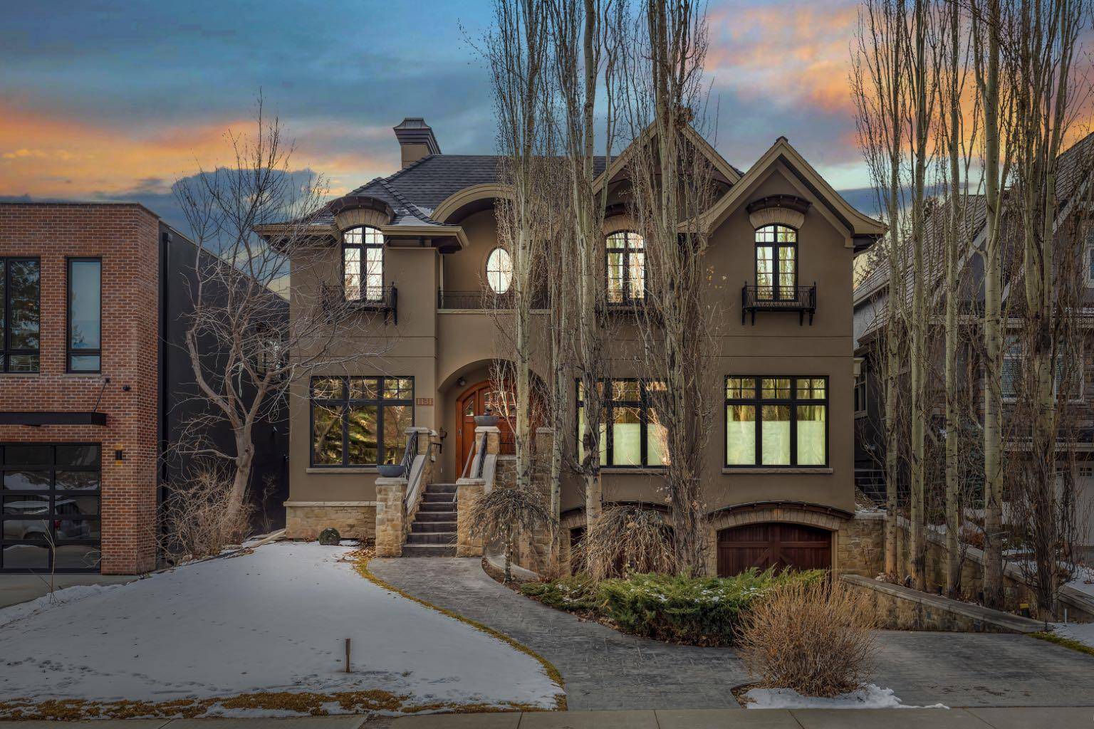 Calgary, AB T2T 1B1,1131 Dorchester AVE Southwest