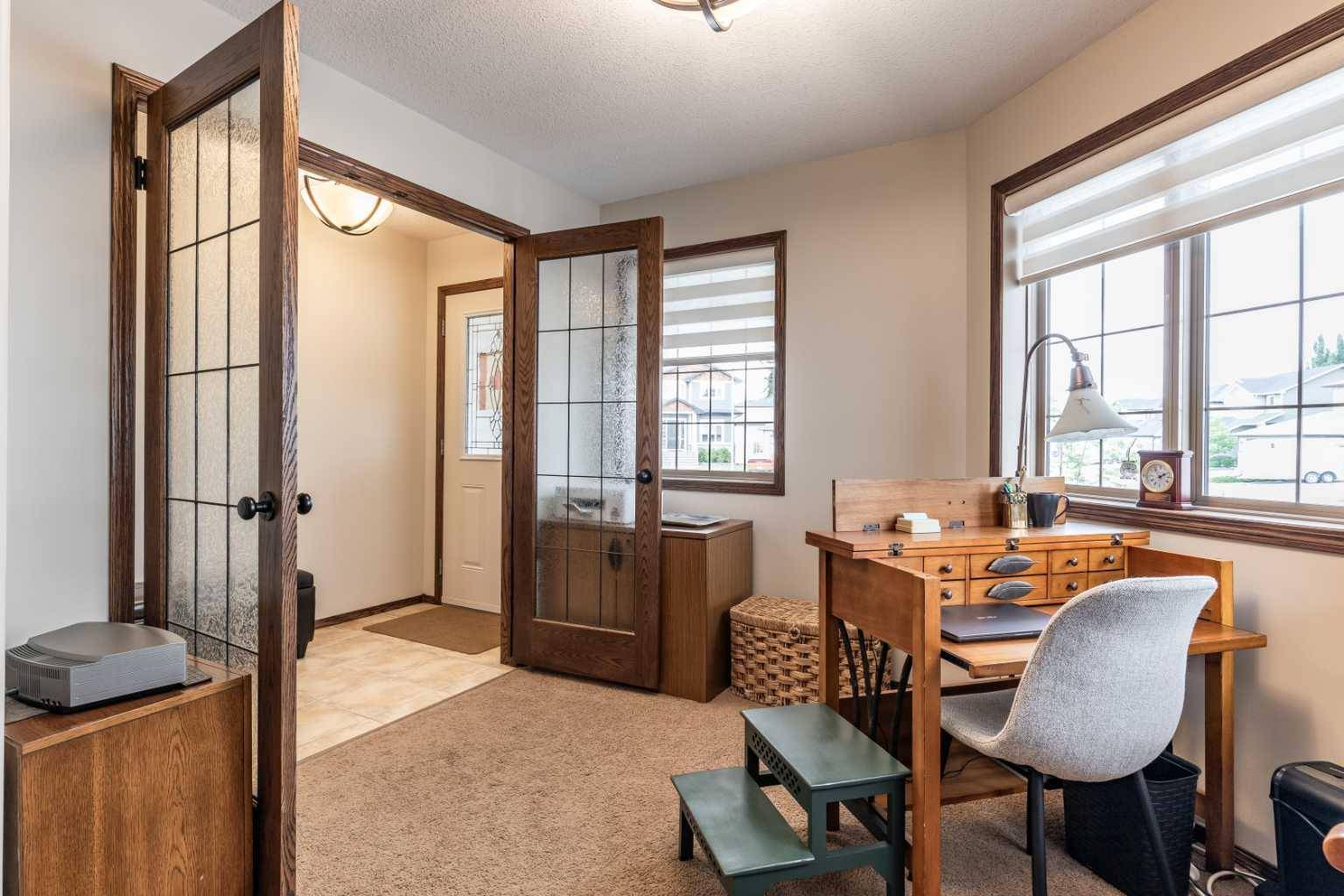 Medicine Hat, AB T1B 0C6,41 Hamptons Close Southeast