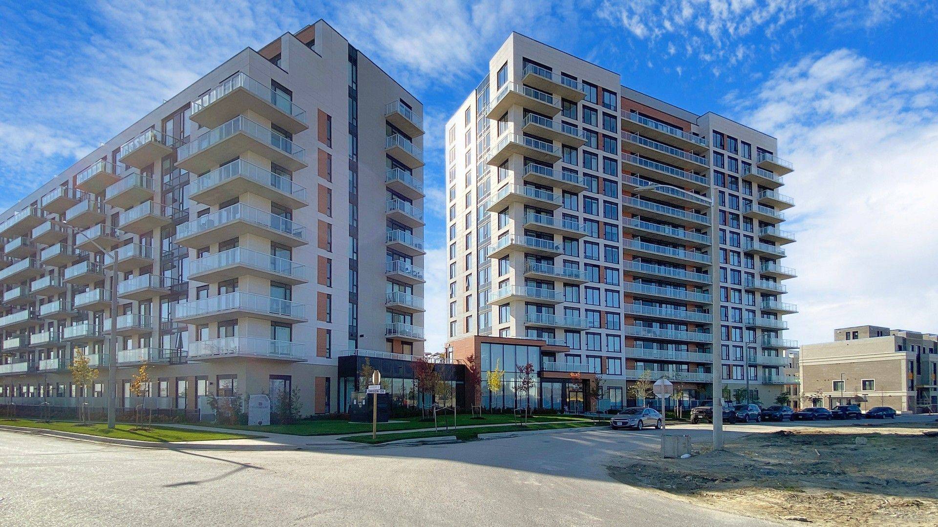 6 David Eyer RD #108, Richmond Hill, ON L4S 0N5