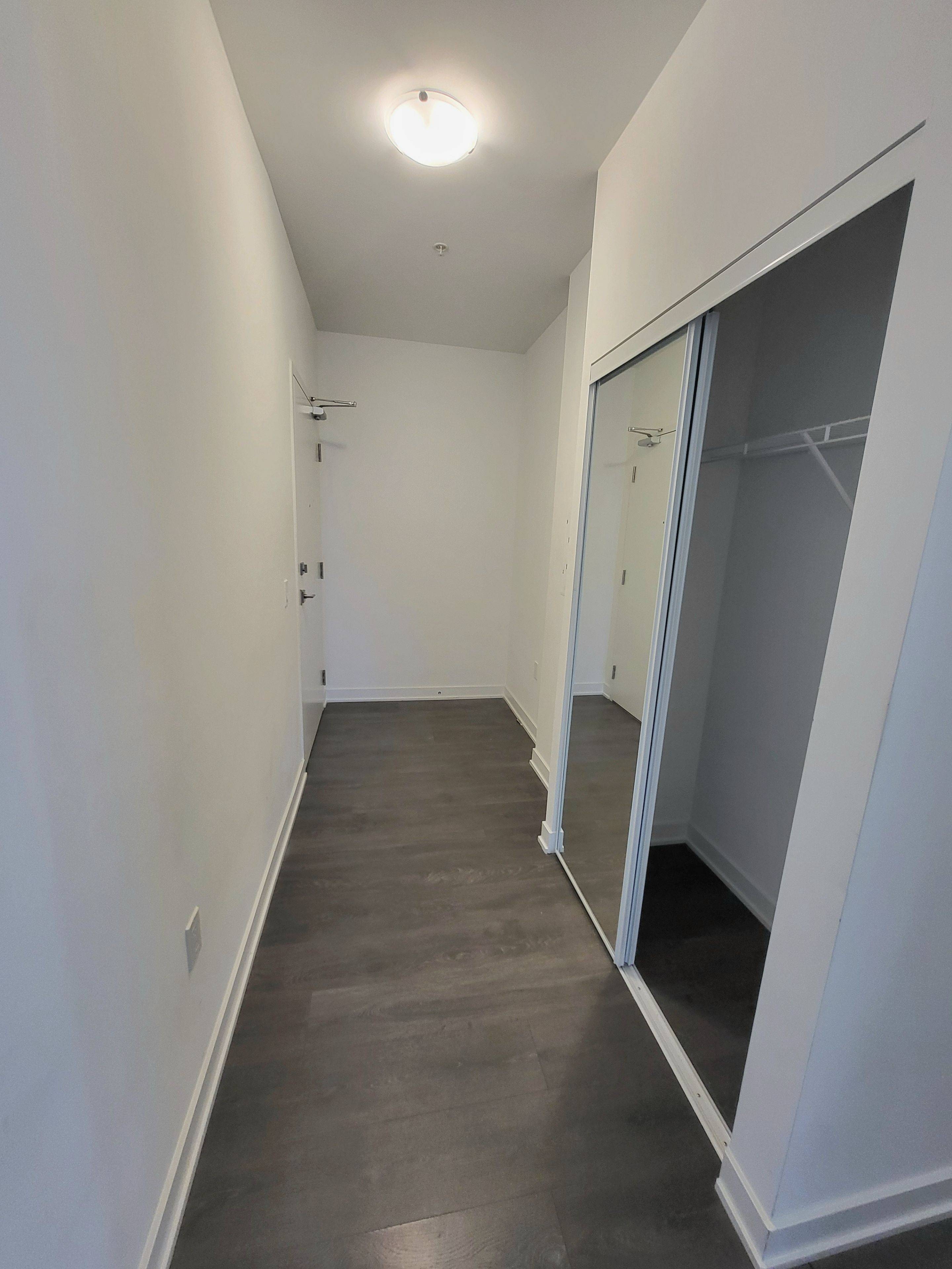 Richmond Hill, ON L4B 0H3,75 Oneida CRES #903