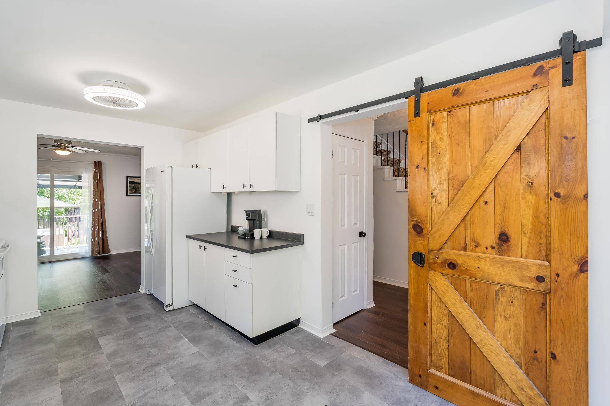 Innisfil, ON L9S 2G9,717 Candaras ST