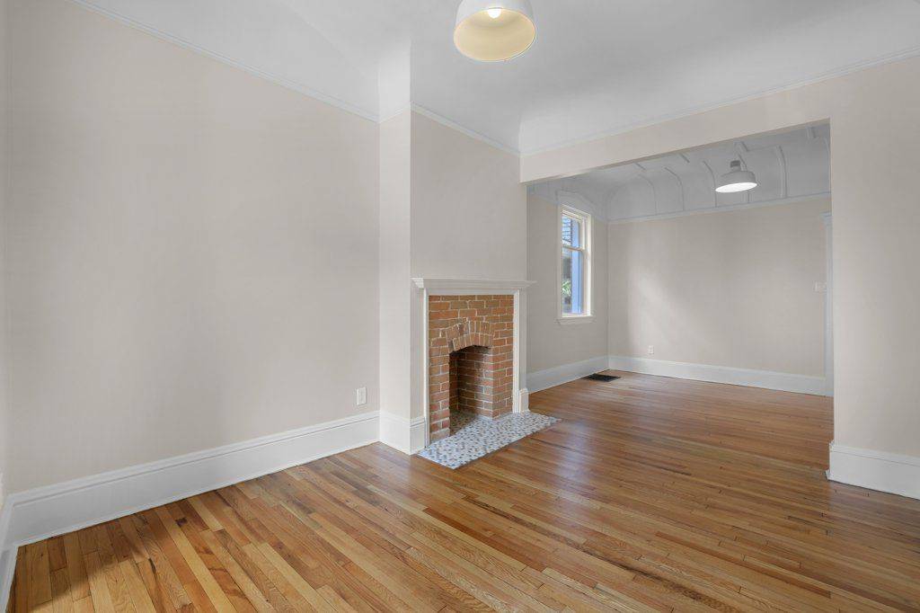 Glebe - Ottawa East And Area, ON K1S 3S2,17 Rupert ST