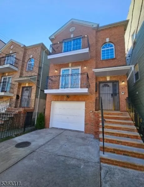 Newark City, NJ 07108,372 Avon Ave #2
