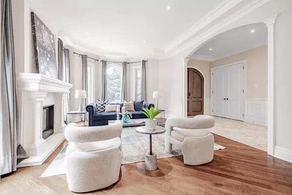 Richmond Hill, ON L4C 6S5,12 Orlon CRES
