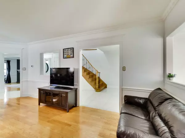 Newmarket, ON L3X 2C2,331 Austin Paul DR