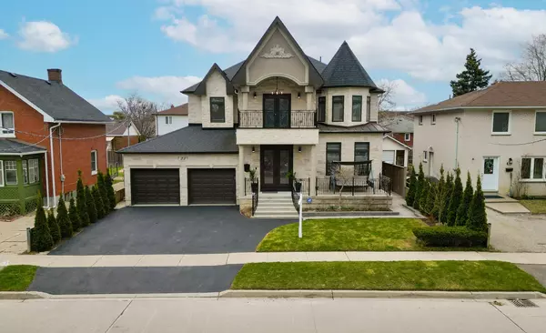 23 Hillcrest AVE, Brampton, ON L6W 1Y7