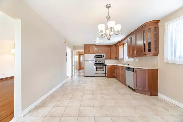 Mississauga, ON L5G 1X2,126 Angelene ST