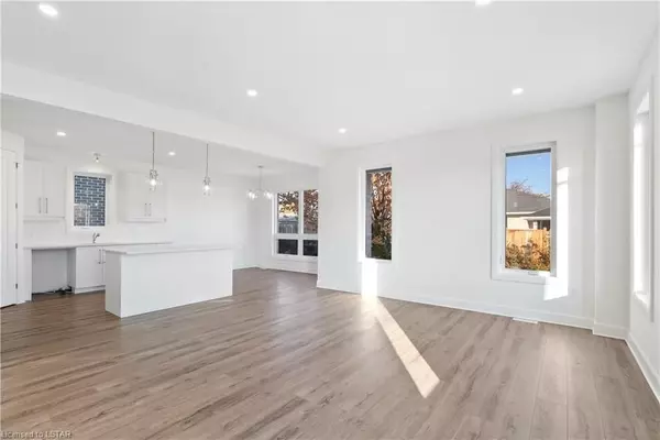 St. Thomas, ON N5R 0M1,2 WELCH CT
