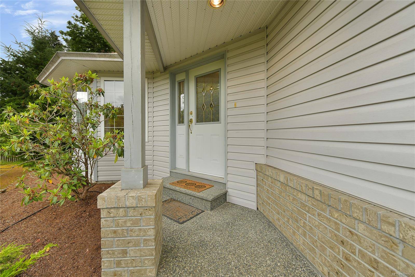 Duncan, BC V9L 2B2,3048 George St #8