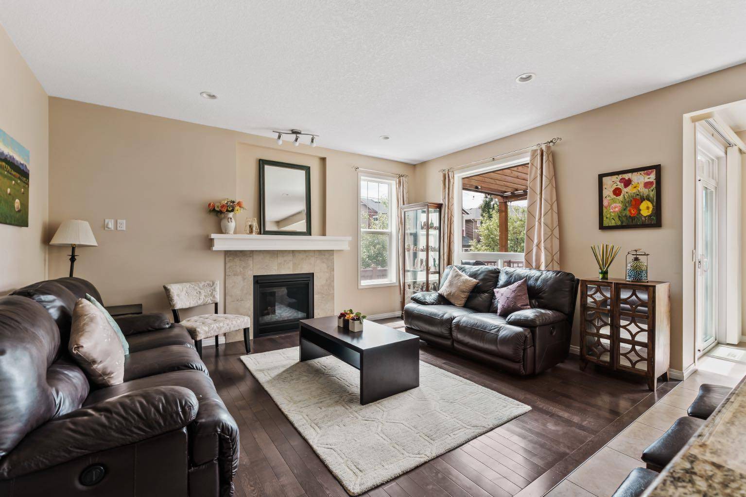 Calgary, AB T3H 0S5,85 Cougar Ridge CV SW