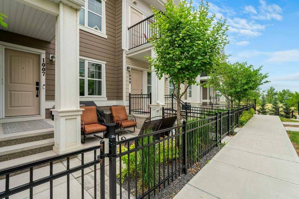 1007 Cranbrook WALK SE, Calgary, AB T3M 2V5