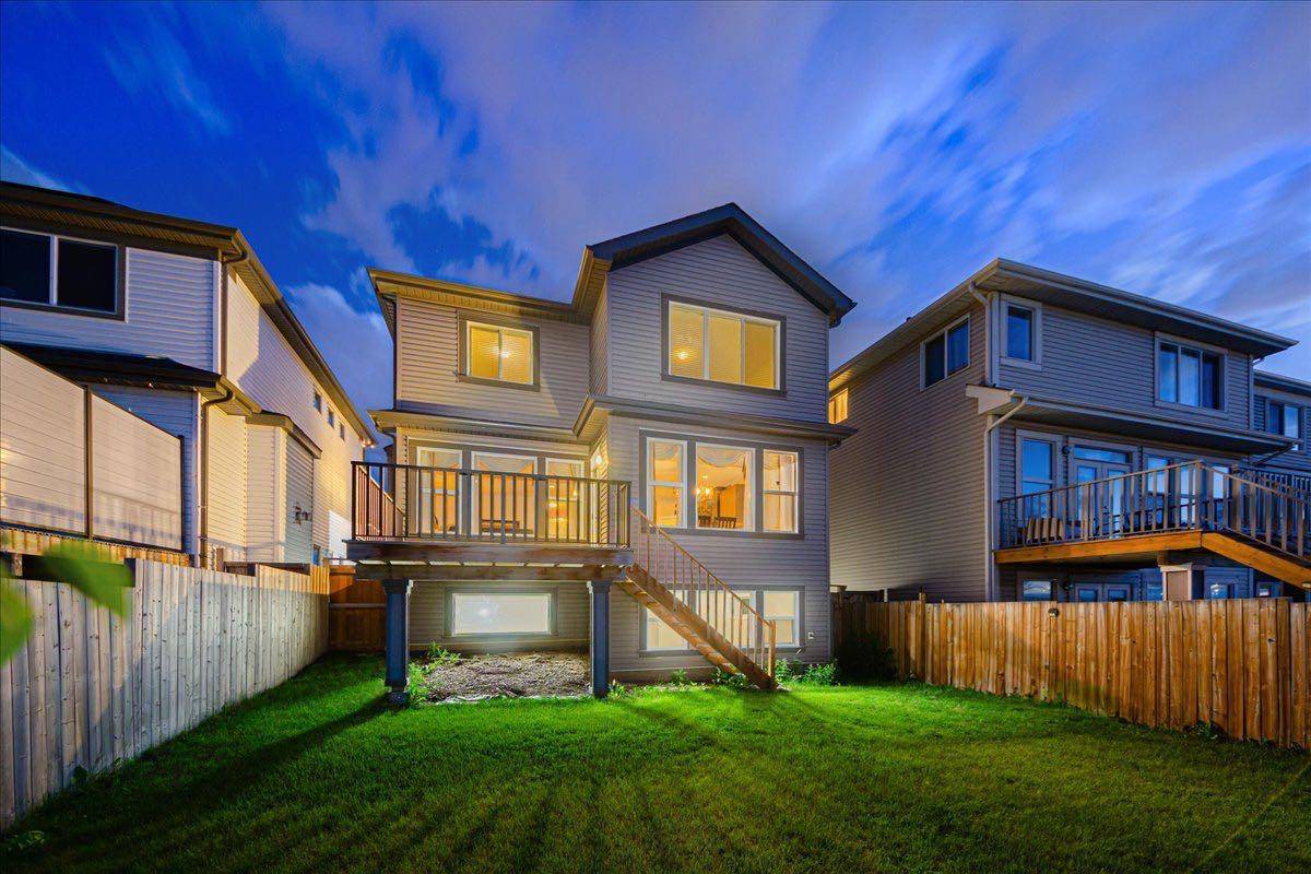 Calgary, AB T2Z 5B5,138 Copperpond ST SE