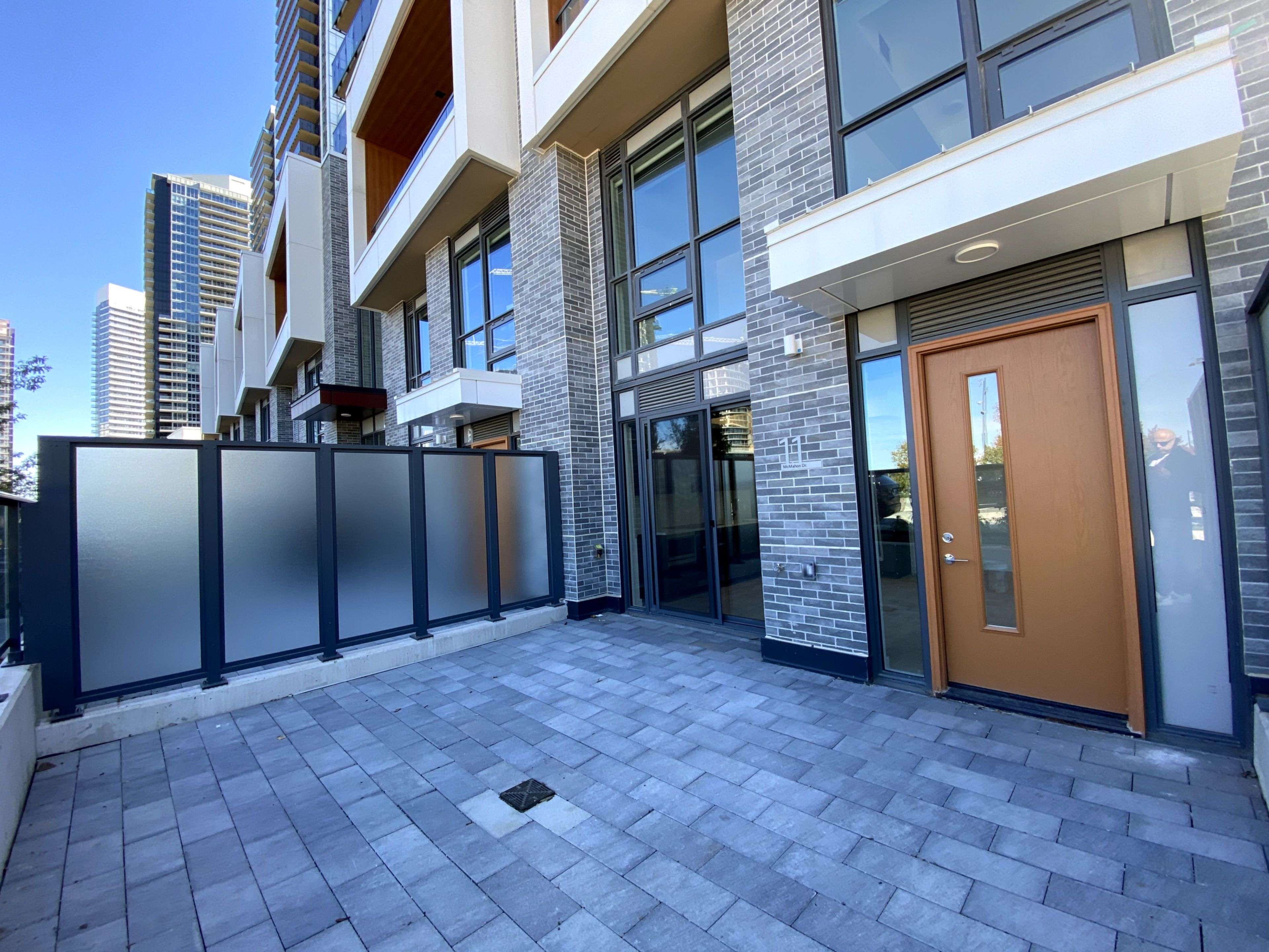 Toronto C15, ON M2K 1H8,11 McMahon DR #106