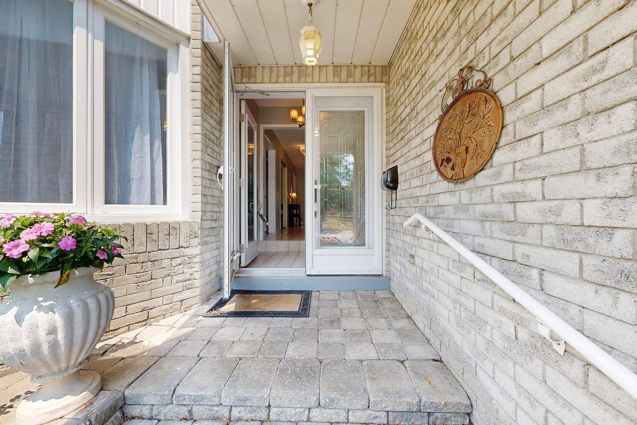 Pickering, ON L1V 5X6,1044 Rambleberry AVE