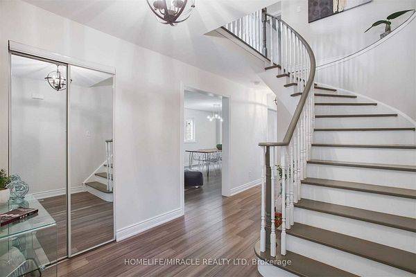 Mississauga, ON L5N 6K3,2889 Gulfstream WAY
