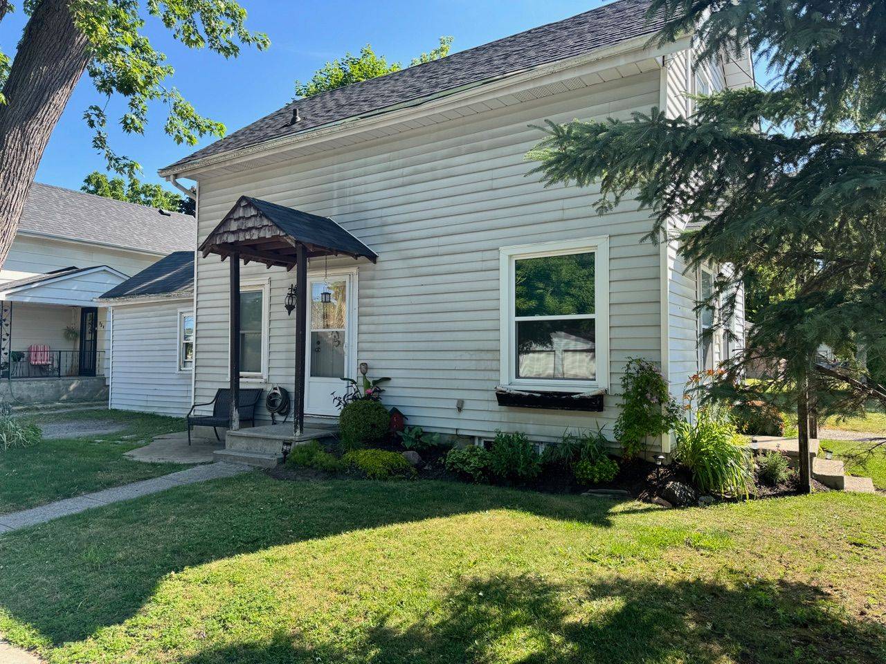 Peterborough Central, ON K9J 4H3,822 St. Mary's ST