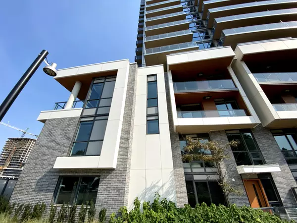 Toronto C15, ON M2K 1H8,11 McMahon DR #106