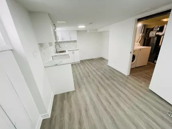 Toronto E04, ON M1R 1A7,71 Shangarry DR #Lower
