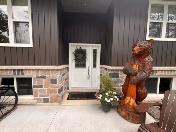 Minden Hills, ON K0M 2K0,460 Bobcaygeon RD