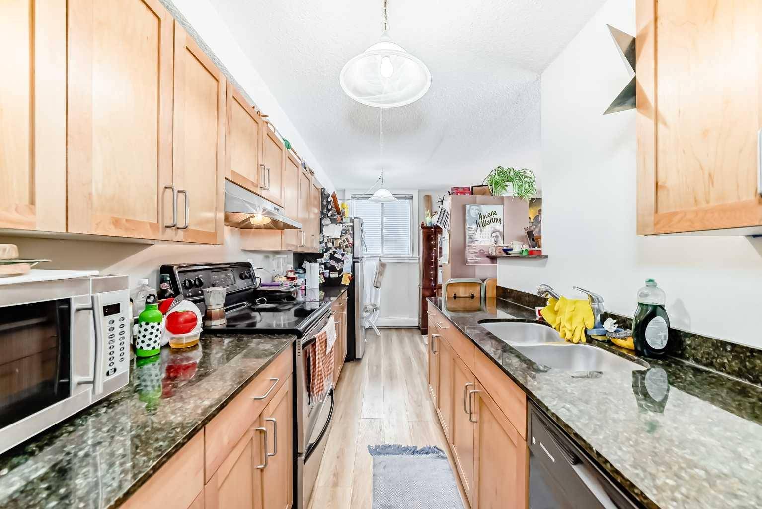 Calgary, AB T2N1T7,315 9A ST Northwest #201