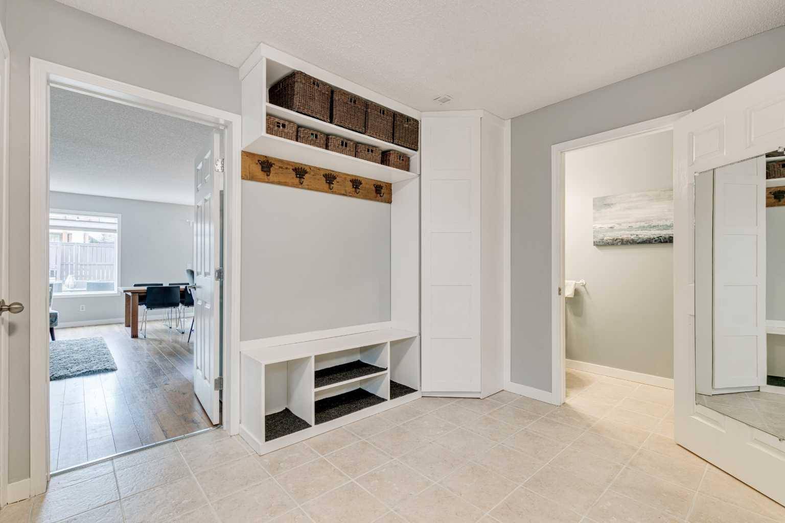 Calgary, AB T3L 2H1,150 Tuscarora WAY NW