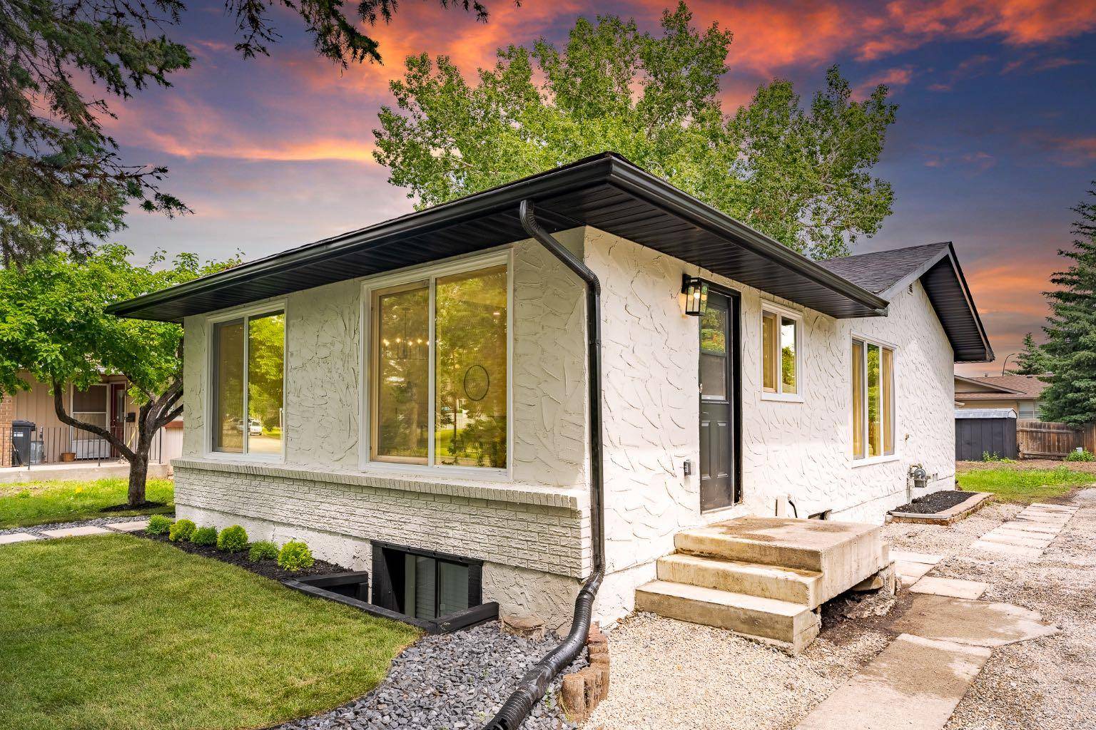 Calgary, AB T2J 5N6,14924 Deerfield DR Southeast