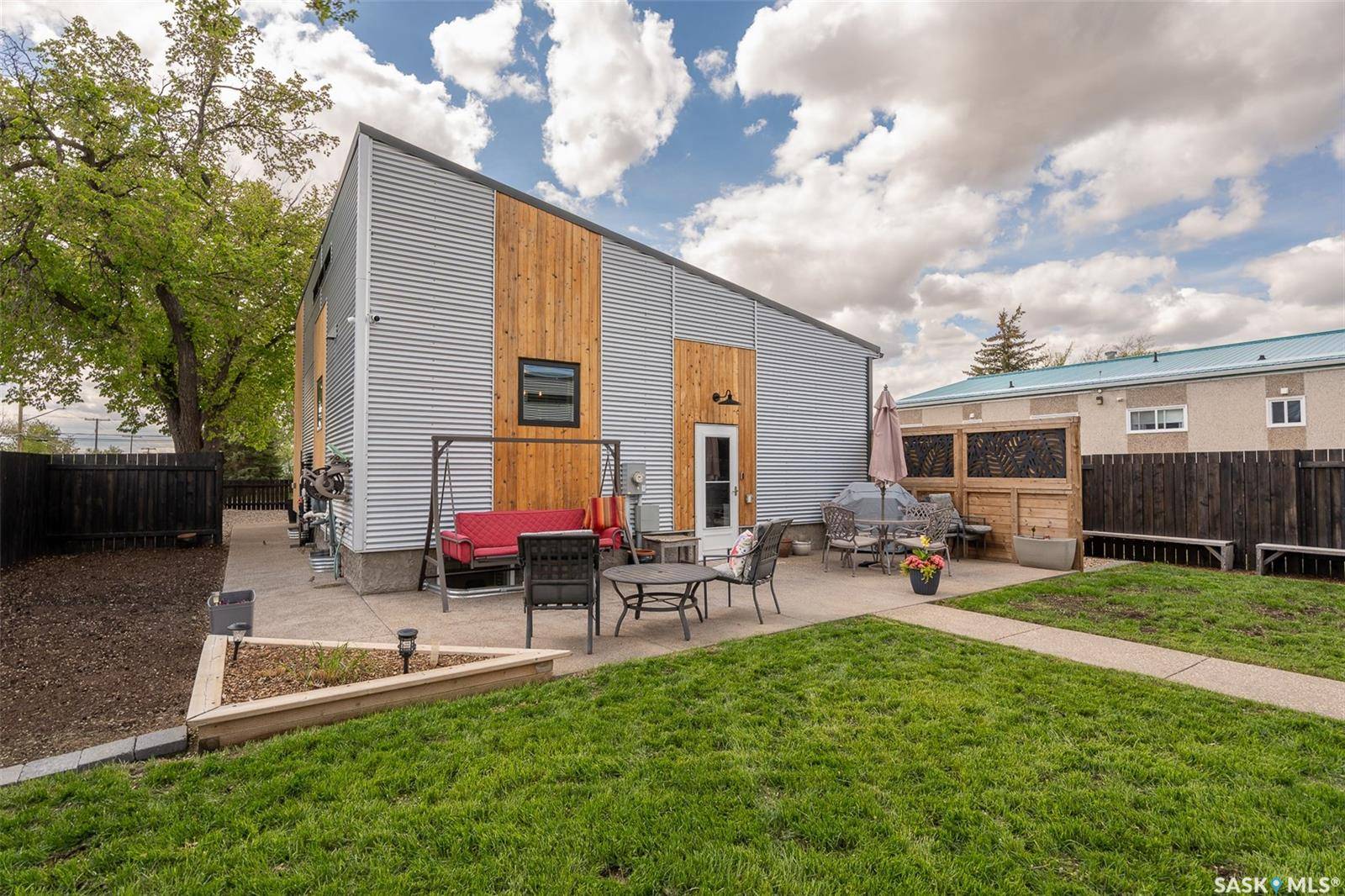 Moose Jaw, SK S6H 0K6,854 Stadacona STREET E