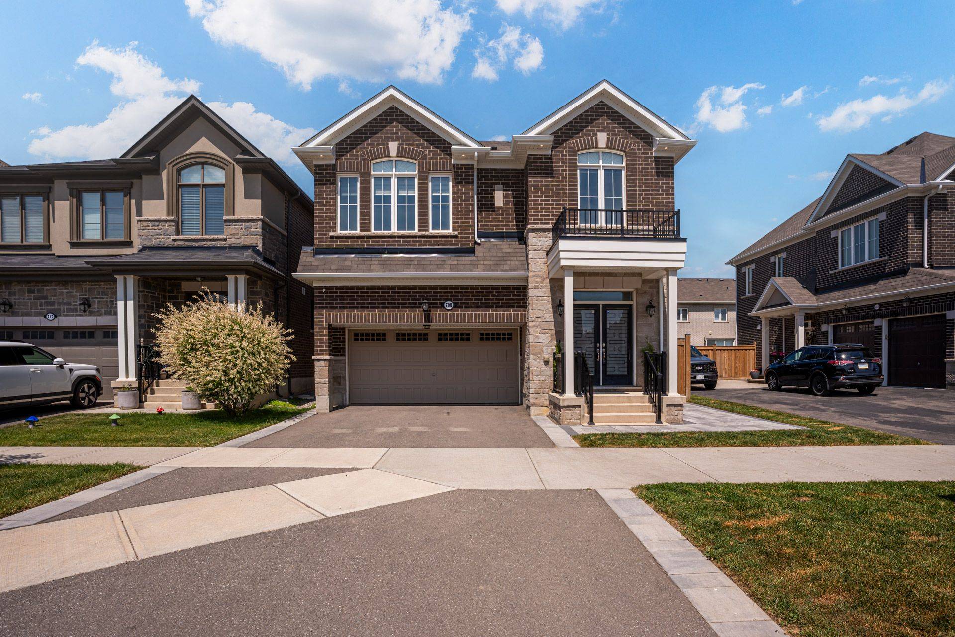 708 Kennedy CIR,  Milton,  ON L9E 1R9