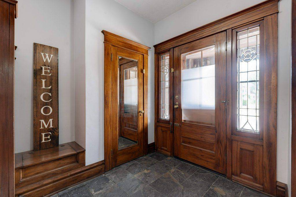 Hamilton, ON L8M 2P9,176 Sherman AVE S