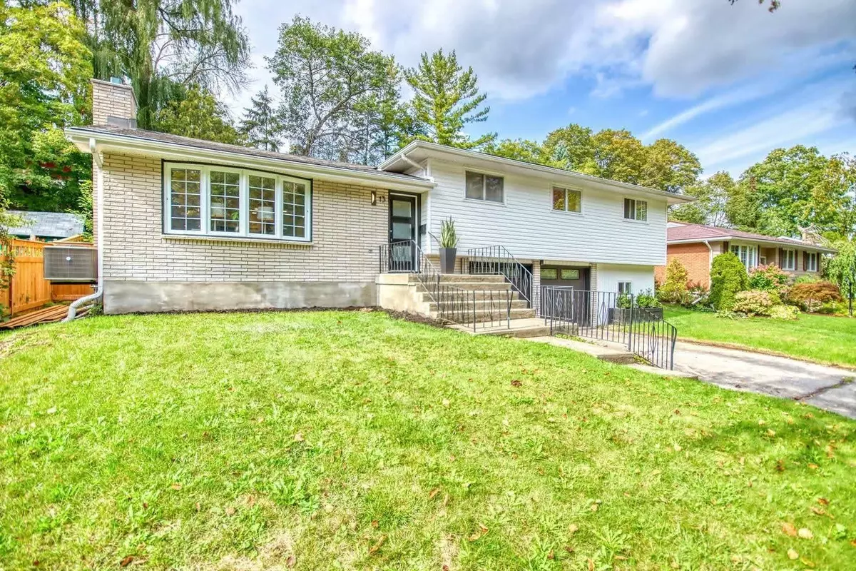 Quinte West, ON K8V 5L6,13 Parkside DR