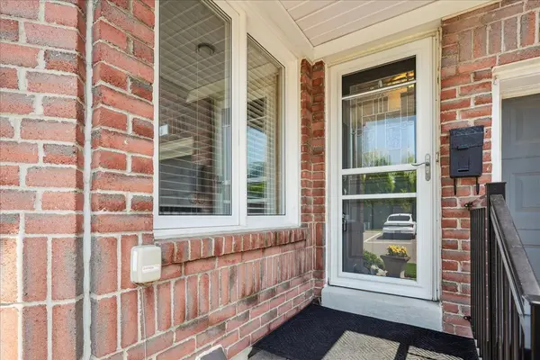 Mississauga, ON L5L 3T2,2205 South Millway N/A #6