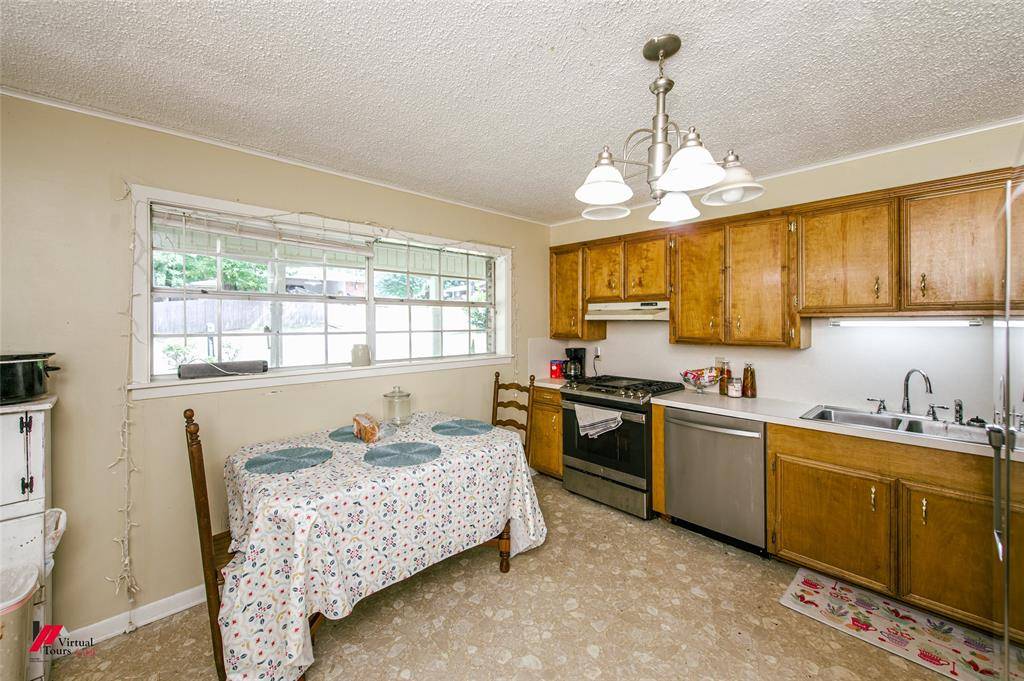 Minden, LA 71055,913 Hinton Street