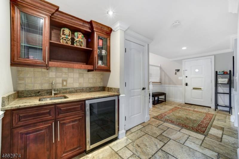 West Orange Twp., NJ 07052,6 Cullen Dr